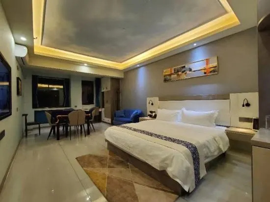 Чанша: Tonghui Holiday Hotel (Songya Lake Wuyue Plaza)