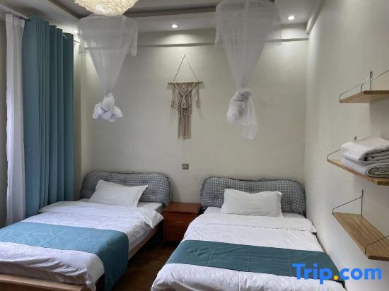 Фэньи: Qimushan Yuanxuan Homestay