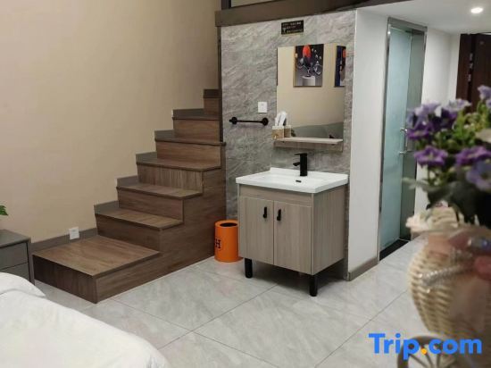 Тунхуа: Meihekou Sunday Loft Apartment