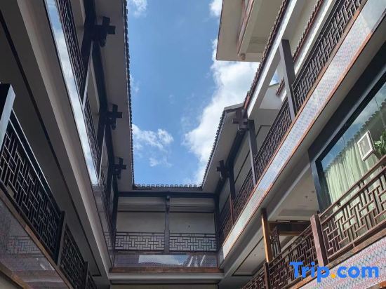 Сянси: Mijing Ancient City Homestay