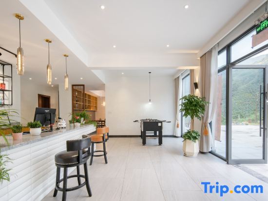 Хучжоу: Liangliang Shenxi Mountain View Homestay