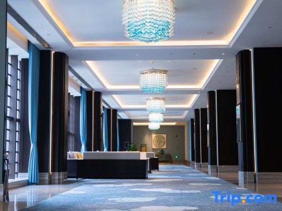 Цзясинь: Hongjing Fours Seasons Hotel