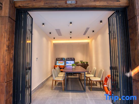 Хучжоу: Tingjian | Guli · Jiangnan Garden · Private Hot Spring Pool · Riverside Landscape Design Homestay