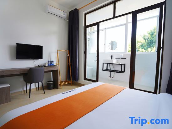 Санья: Deluna B&B (Sanya Haitang Bay Duty-Free City Store)