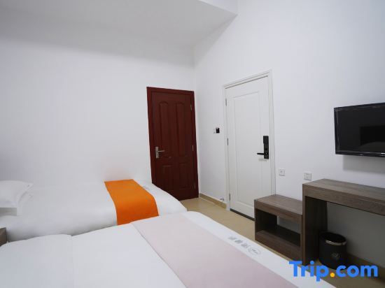 Санья: Deluna B&B (Sanya Haitang Bay Duty-Free City Store)