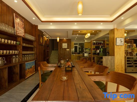 Цзинхун: Guilai Xiaoyuan River View Hotel