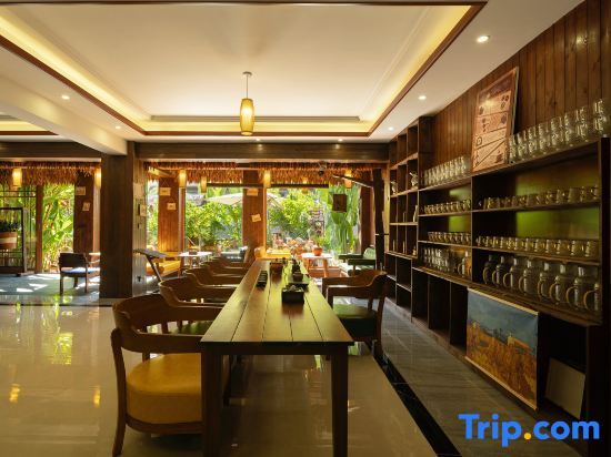 Цзинхун: Guilai Xiaoyuan River View Hotel