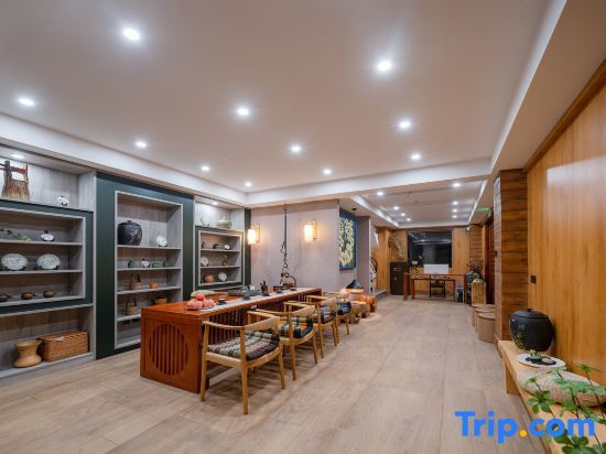 Цзинхун: Guilai Xiaoyuan River View Hotel