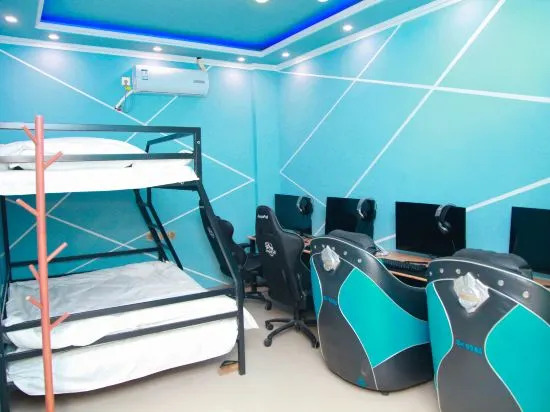 Time and Space Walk Electronic Sport Hotel — фото 1