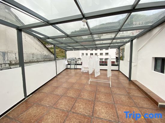 Хуаншань: Huangshan 100 meters residential accommodation