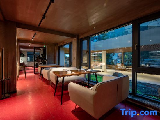 Хучжоу: Force Valley · Anji Mountain Wild Hill Resort Hotel