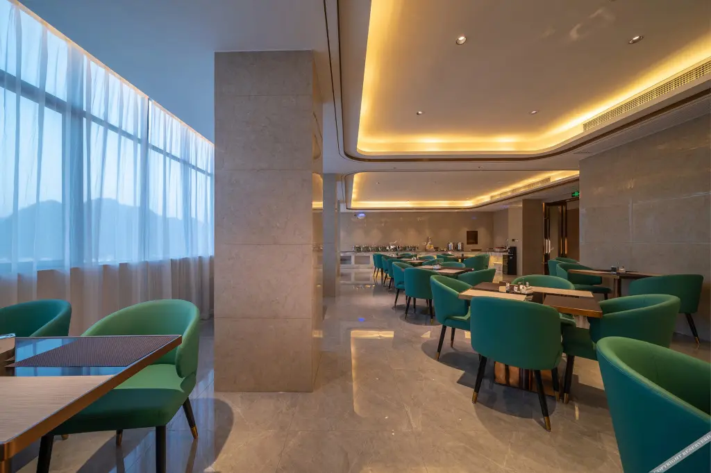 Чунцзо: Ast International Hotel (Pingxiang Bus Terminal Food Street)
