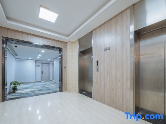Шаоксинг: Muze Cinema hotel (Zhuji Baolong square high speed railway station store)