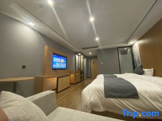 Шаоксинг: Muze Cinema hotel (Zhuji Baolong square high speed railway station store)