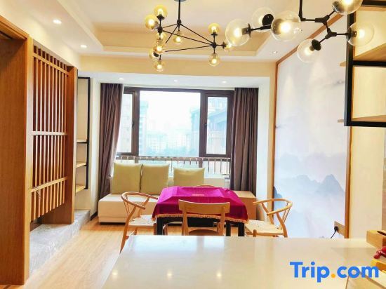 Лешан: Nanxing holiday hotel (Mount Emei tourist center, Emeishan high-speed railway station)