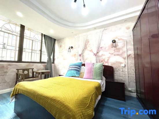 Шанхай: Shanghai Shikumen culture homestay (Guoshun Road)