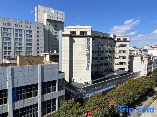 Campanile Hotel (Zhaotong Youth Road Financial Center Store) — фото 1