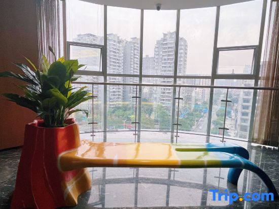 Дажоу: Yuesun Xingaowangdu Hotel (Dazhou Renhe New Town Railway Station)