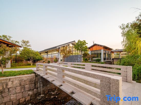 Нинбо: Ningbo Jianjie Meditation House (Fenghua Xikou Scenic Spot Buddhist Academy Store)