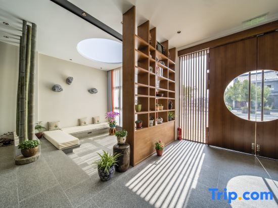 Чичжоу: Zeyishan Homestay (Jiuhuashan Scenic Area Transfer Center)