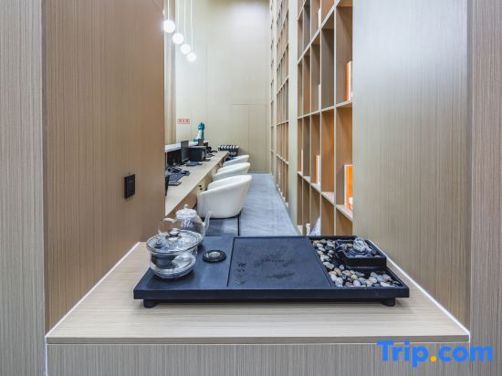 Циндао: Yunshu Nuanxi Hotel (Qingdao Huangdao Wangtaizhen Shop)