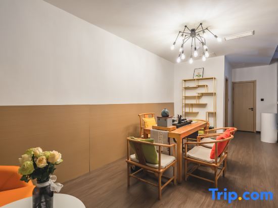 Циндао: Yunshu Nuanxi Hotel (Qingdao Huangdao Wangtaizhen Shop)