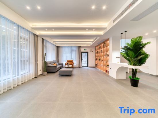 Хучжоу: Anji Yunleige Starry Sky Pool Holiday Homestay