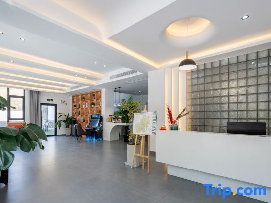Хучжоу: Anji Yunleige Starry Sky Pool Holiday Homestay