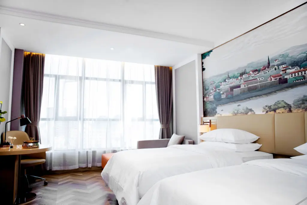 Вэньшань: Vienna Hotel (Yanshan Qidu International Store)