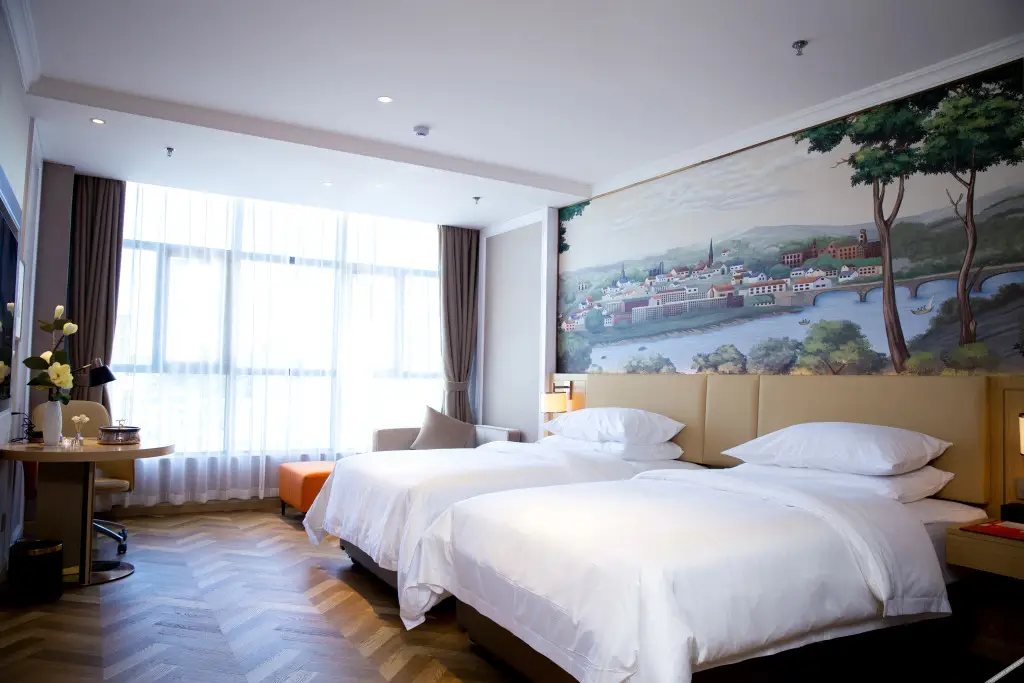Вэньшань: Vienna Hotel (Yanshan Qidu International Store)
