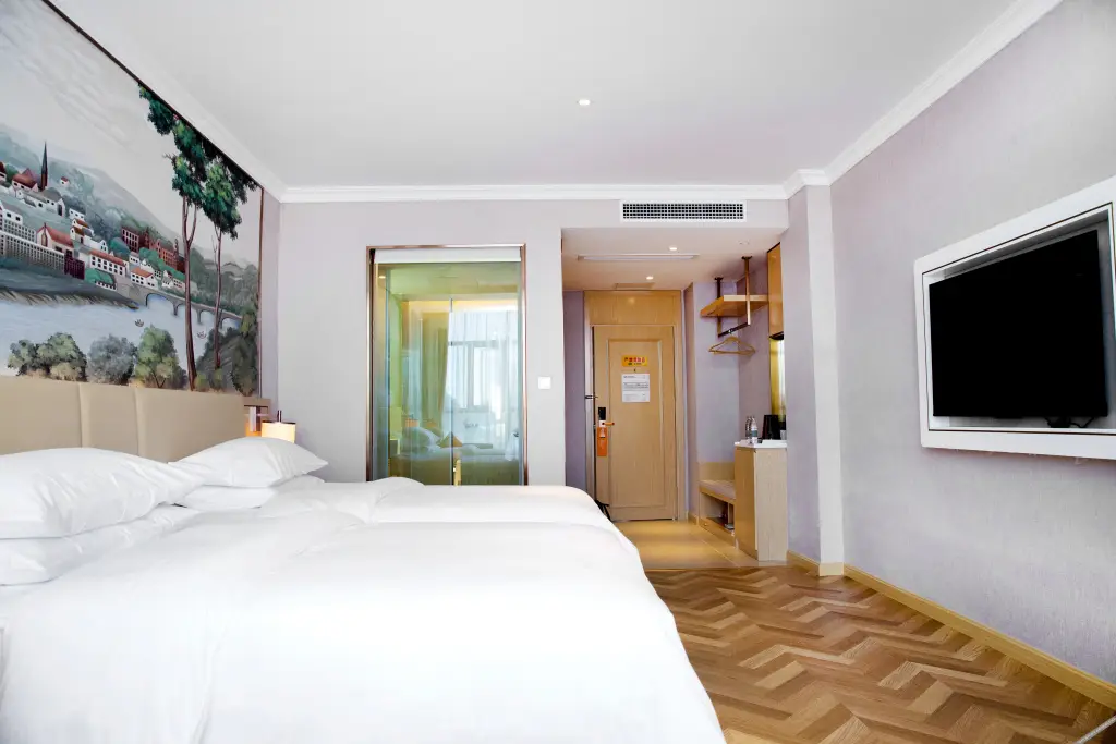 Вэньшань: Vienna Hotel (Yanshan Qidu International Store)