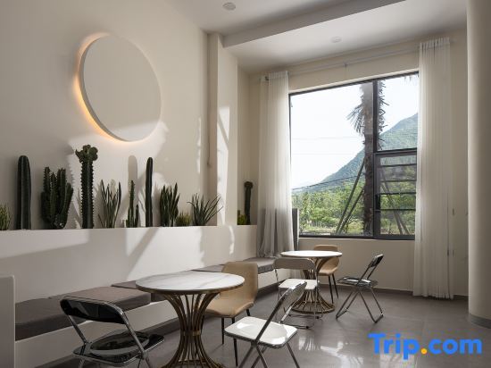 Хучжоу: Yehexi·Samar Xingxi Camping·Private Tang Hot Spring Wild Luxury Homestay
