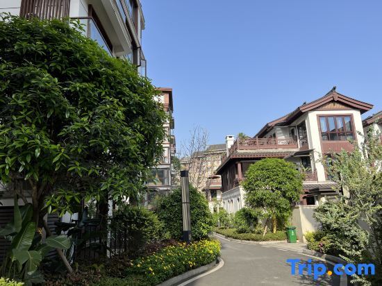 Emei Love Mountain Private Jia Suite Hotel — фото 1
