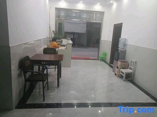 Хуанган: Hunchunxin Satisfied Guest House