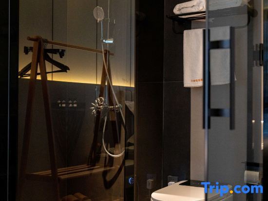 Тайчжоу: Santi E-sports Business Hotell (Taizhou Station Branch)