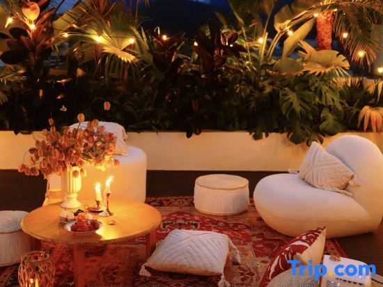 Яншо: Qiyue Shui'an Homestay (Yangshuo Shili Gallery Yulonghe Branch)
