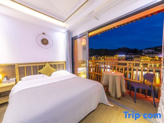 Уян: Yuanteng Yuxia Yunshang River View Homestay (Zhenyuan Ancient Town Branch)