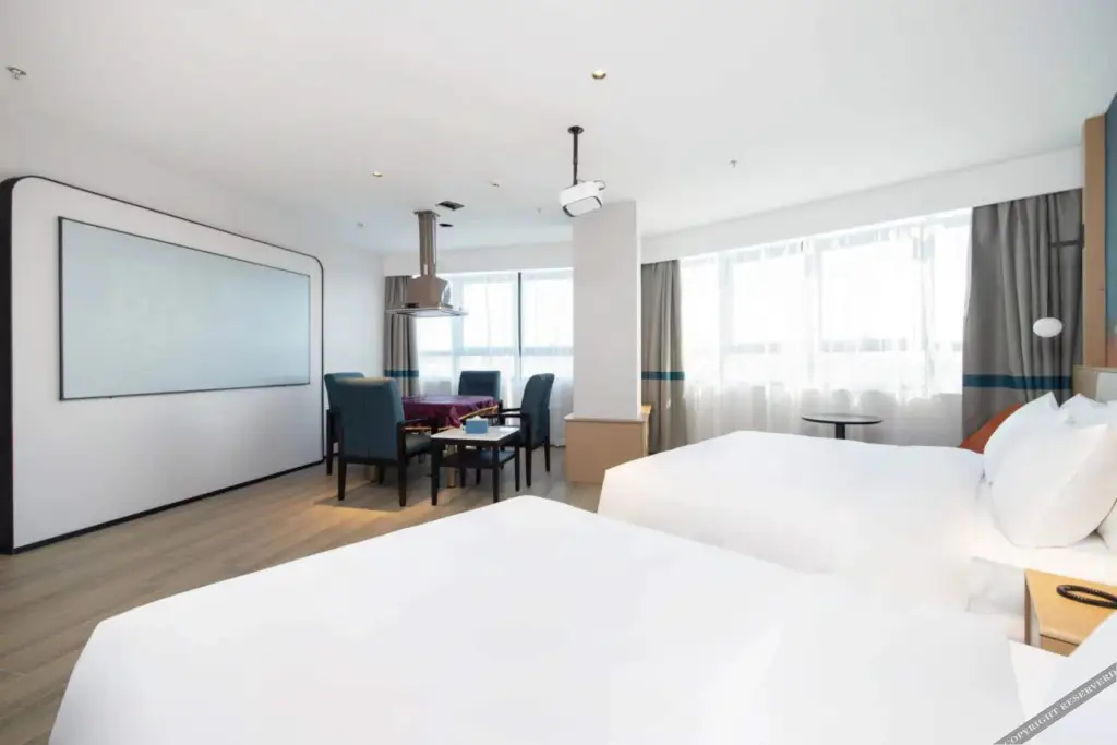Нинбо: Hello Hotel (Ningbo Yinxian Avenue Dongqian Lake)