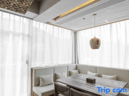 Хучжоу: Chunfeng Baiyang Waiting For The Wind Rustic Luxury Hotel