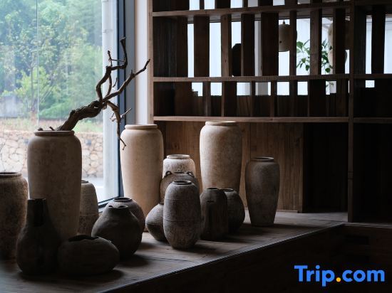 Chunfeng Baiyang Waiting For The Wind Rustic Luxury Hotel — фото 1