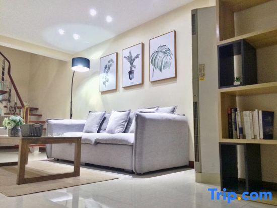 Ухань: Newhouse Apartment