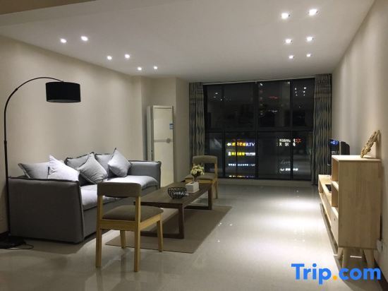 Ухань: Newhouse Apartment