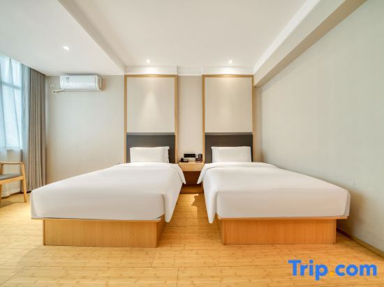Дунъин: Bella Hotel (Dongying Guangrao Le'an Street International Expo Center)