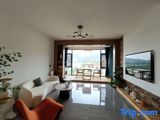 Чэньчжоу: Dongjiang Lake Dongya Apartment