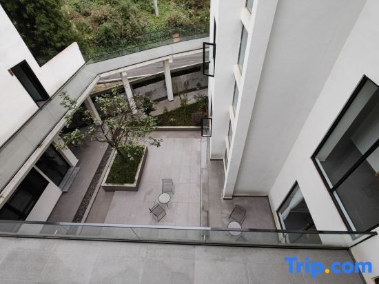 Яань: Bifengxia Lanshan Designer Homestay