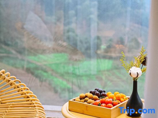 Яань: Yunqi Yougu Private Tang Homestay Ya'an Bifengxia Branch
