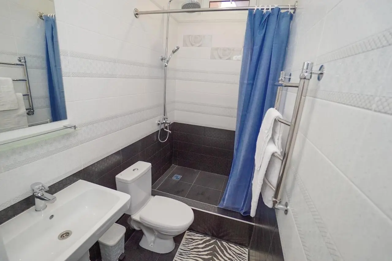 Лоо: AnnaMariya Apartment