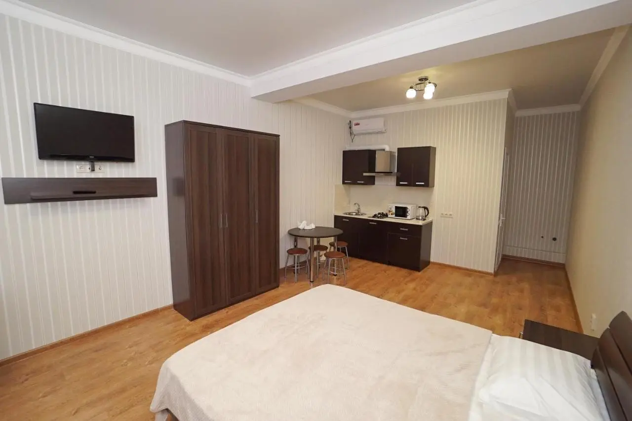 Лоо: AnnaMariya Apartment