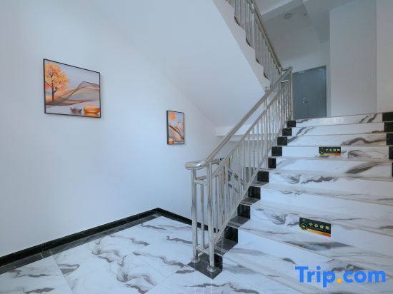 Буркин: Hongyu Furui Hotel Buerjin