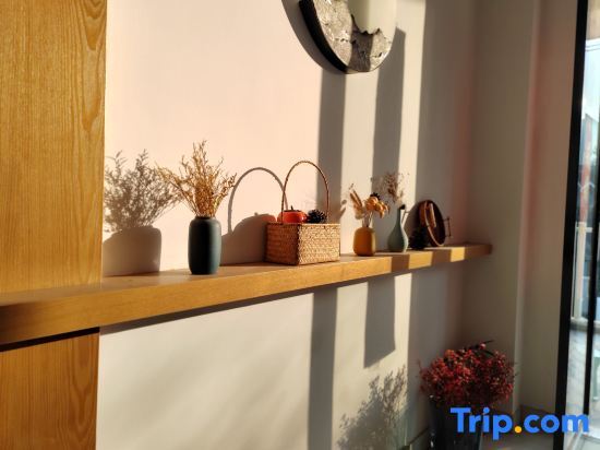Хучжоу: Moganshan  Flower path Homestay